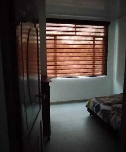 Casa Amplia Con Aire Acondicionado. Excelente Clima Y Ubicacion.