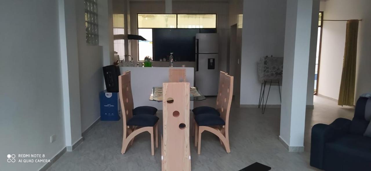 Casa Amplia Con Aire Acondicionado. Excelente Clima Y Ubicacion. * Apulo